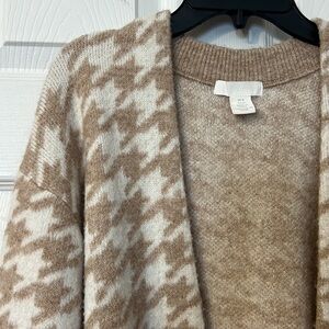 Neutral houndstooth long cozy cardigan h&m size medium